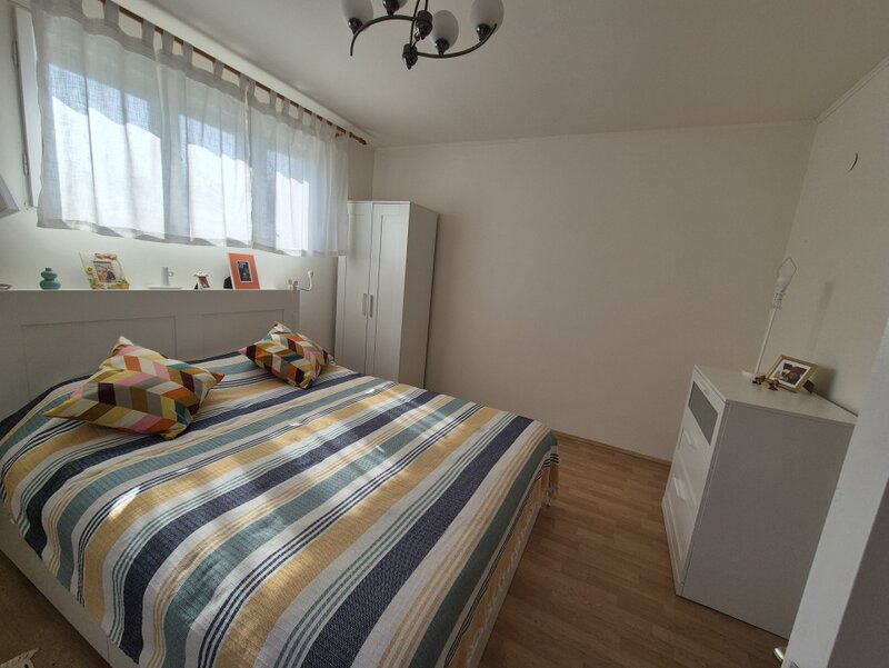 Brezoi casa cu 5 camere zona centrala, dar linistita!